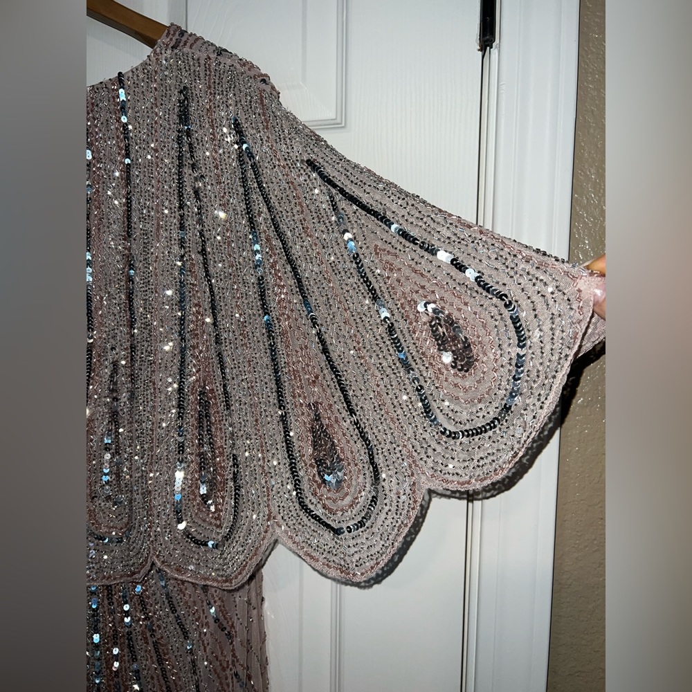 👗NWT! Mac Duggal Sequin Cape Sleeve Column Gown - Picture 8 of 14